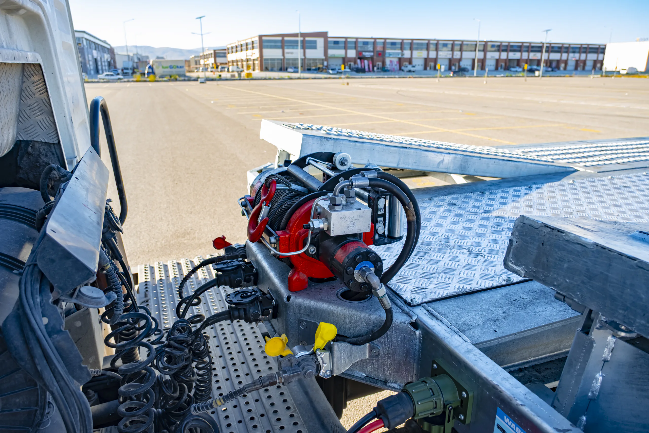 Hydraulic Winches — STU Trailers