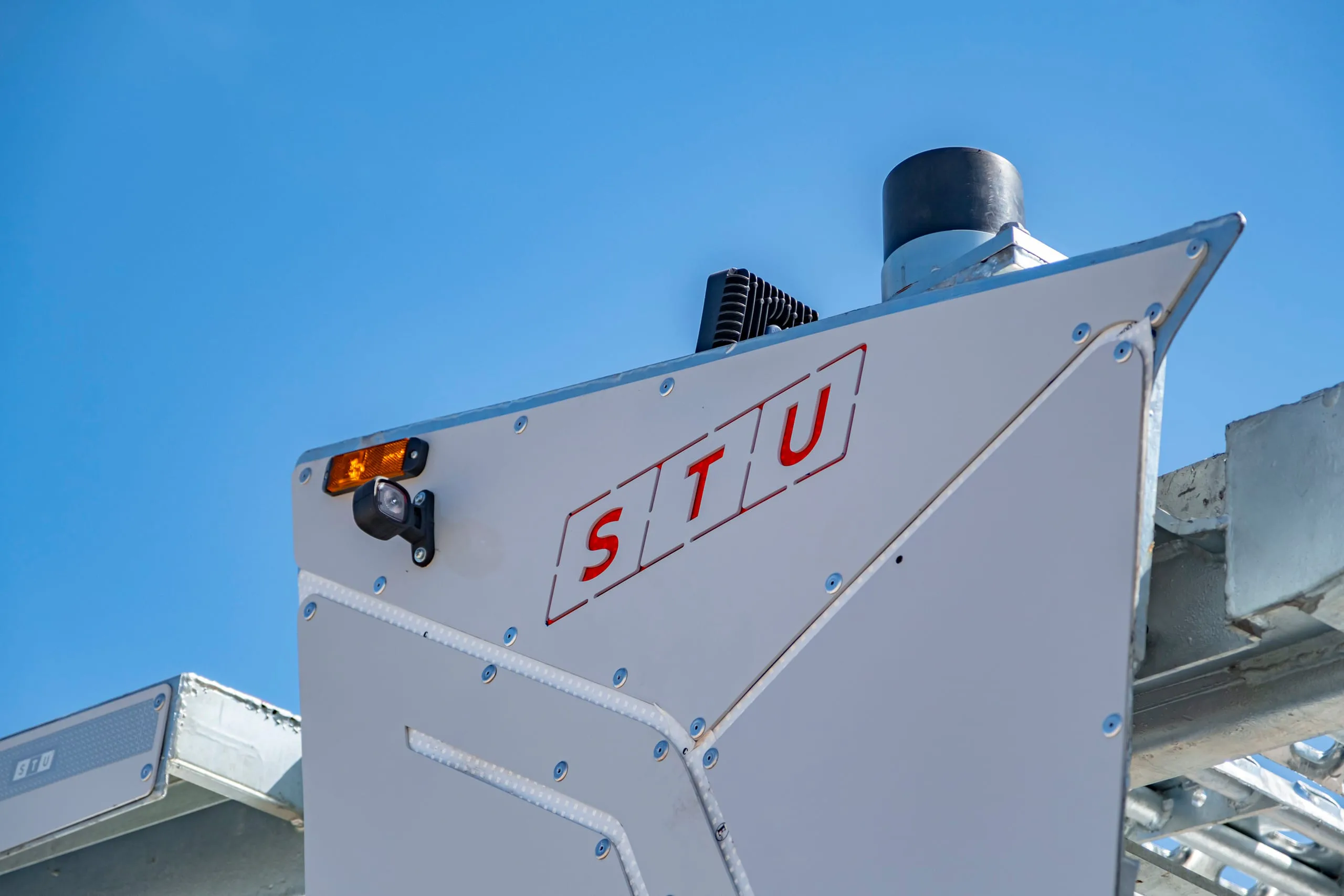 STU Branding — STU Trailers