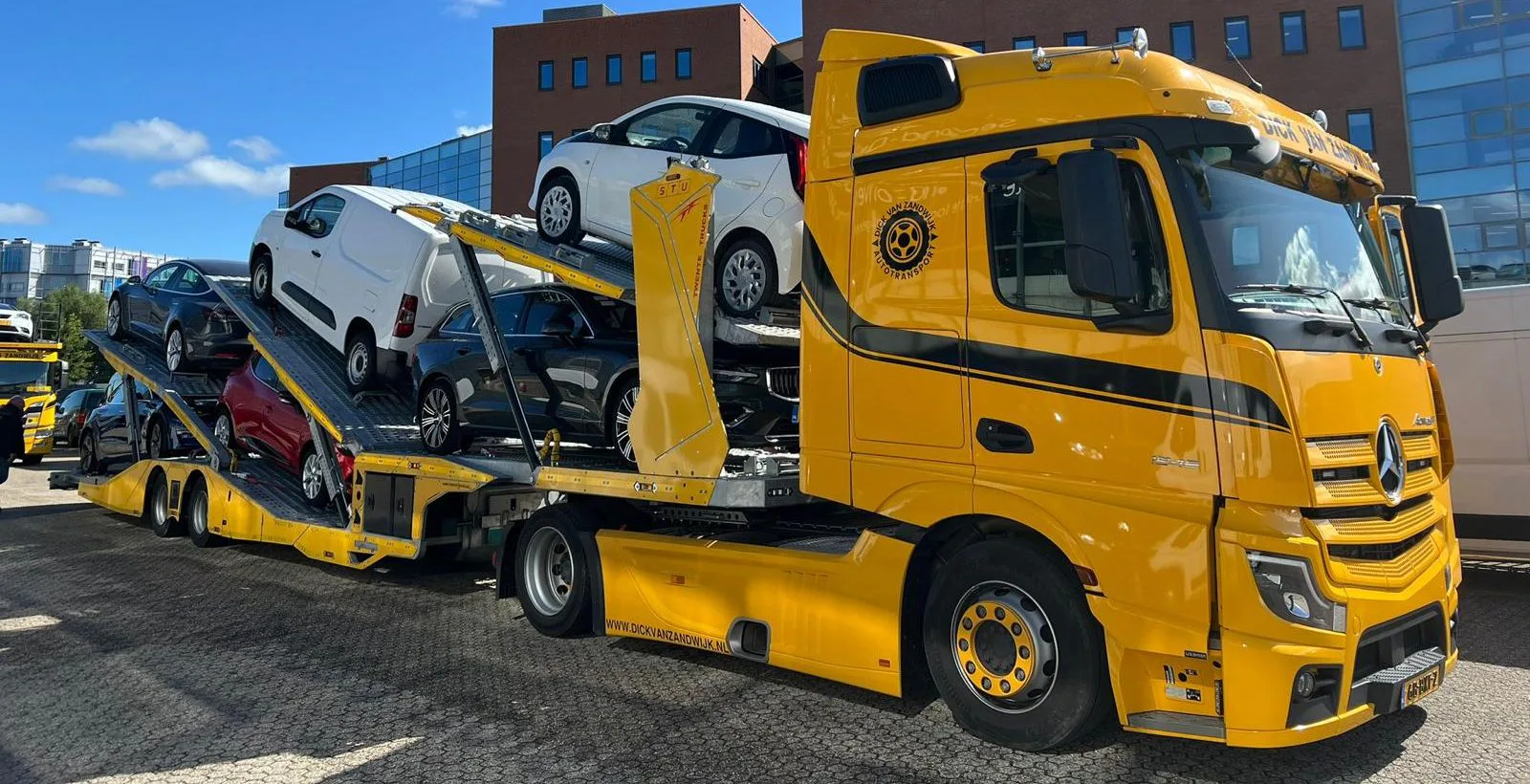 Rear View — STU Trailers