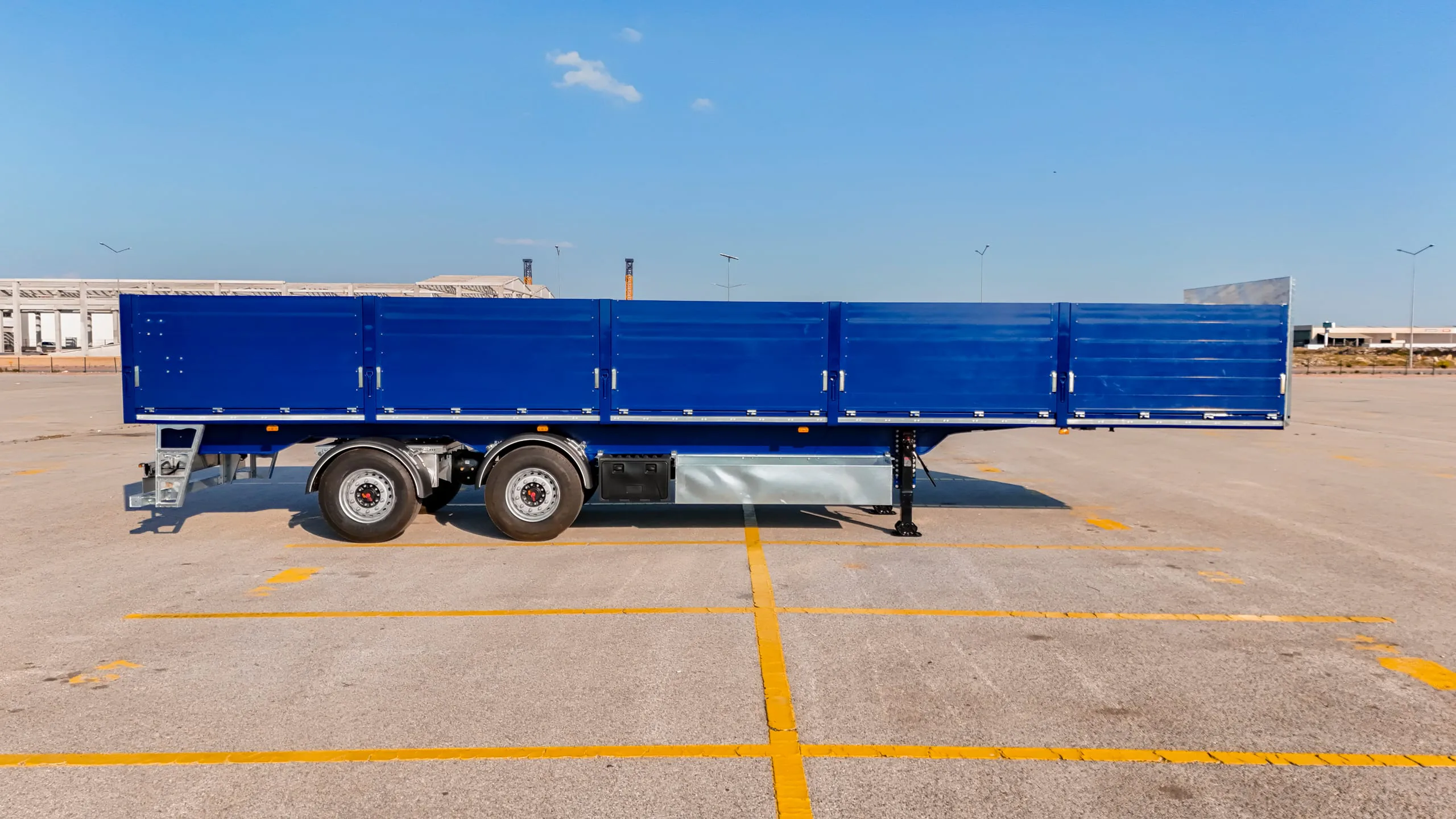 2 Axle Flatbed Trailer with Side Doors — STU Trailers