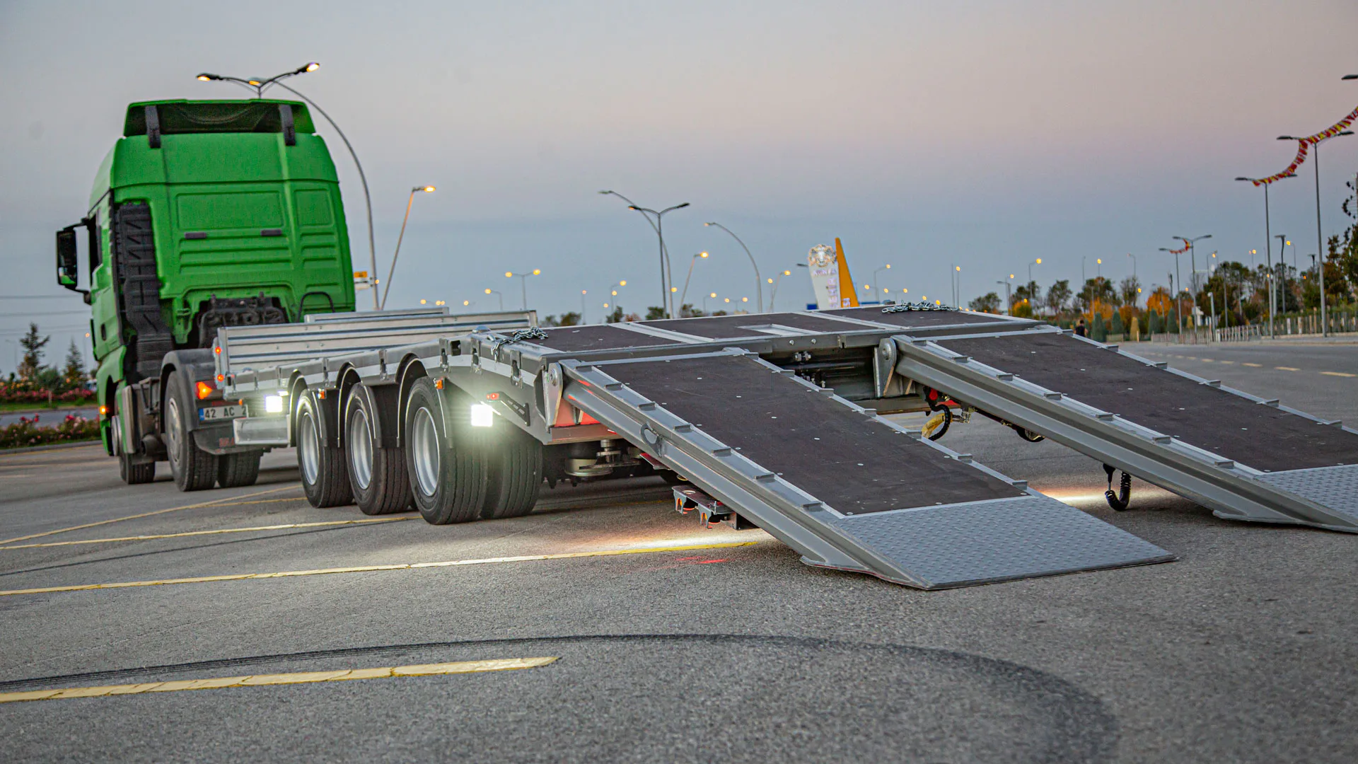 Rear Loading — STU Trailers